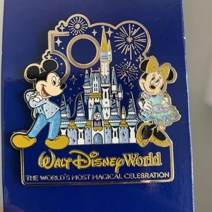 WDW Walt Disney World 50th Anniversary Mickey and Minnie Celebration Trading Pin